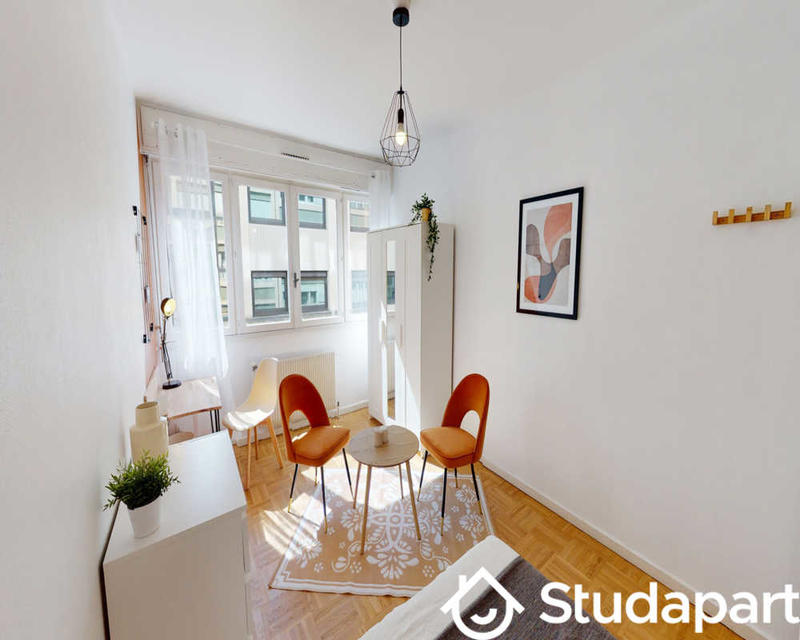 Chambre - 90 m² - 1 pièce