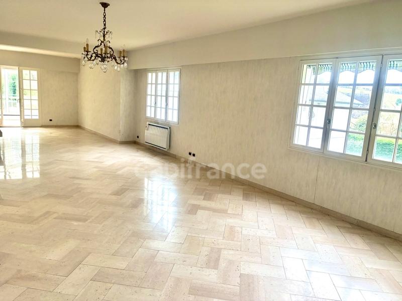 Maison - 511 m² - 9 pièces