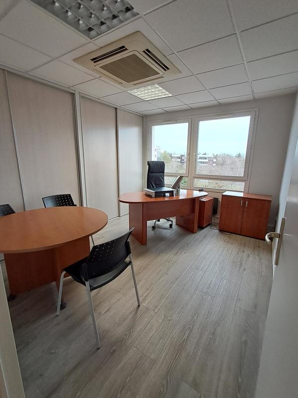 Local commercial - 84 m² - 4 pièces