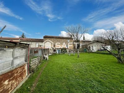 Maison - 93 m² - 5 pièces