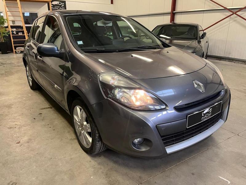 Renault Clio III 1.6 i 110 cv Boîte auto / Exception