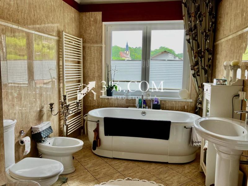 Maison - 190 m² - 7 pièces