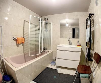 Maison - 221 m² - 8 pièces