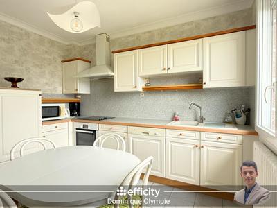 Maison - 120 m² - 8 pièces