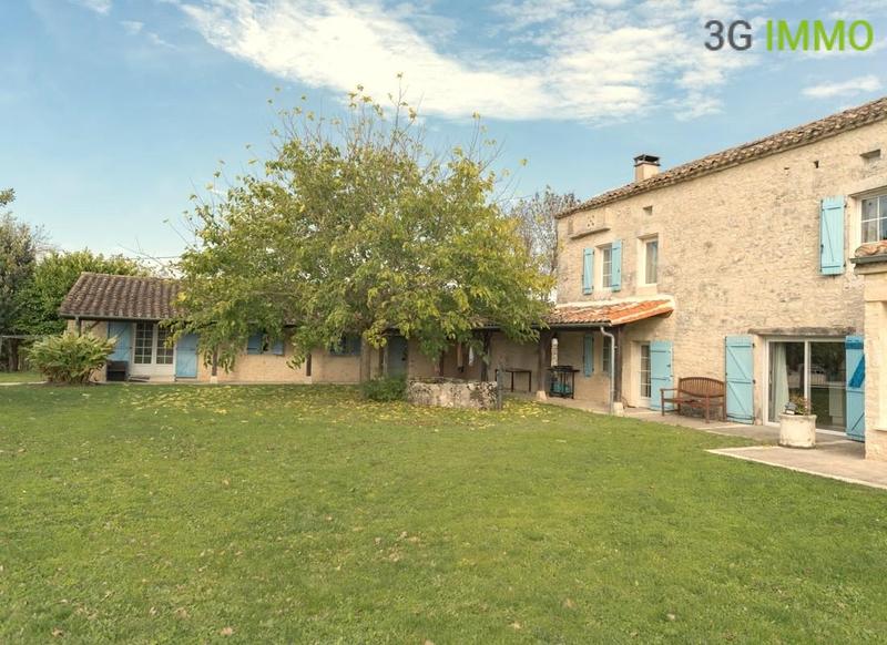Maison en pierre - 210 m² - 11 pièces