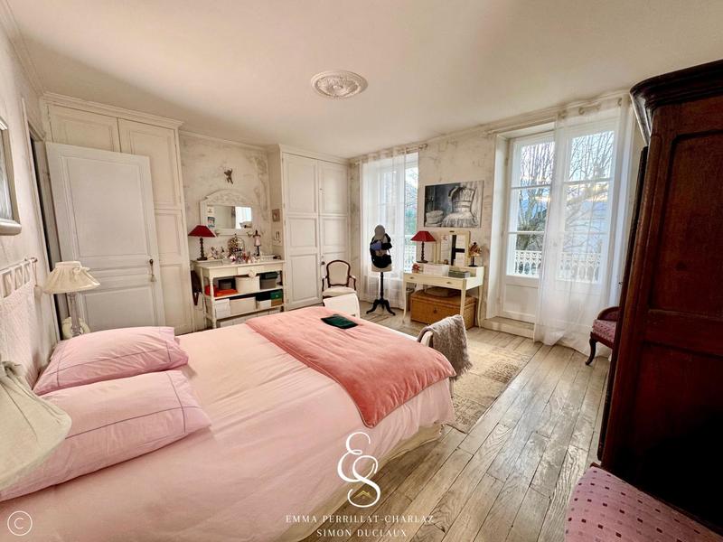 Villa - 230 m² - 11 pièces