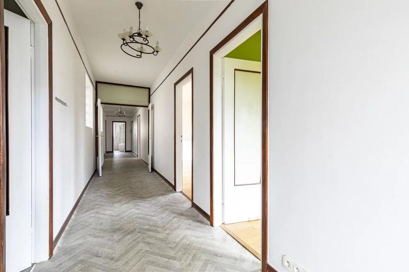 Maison - 212 m² - 7 pièces