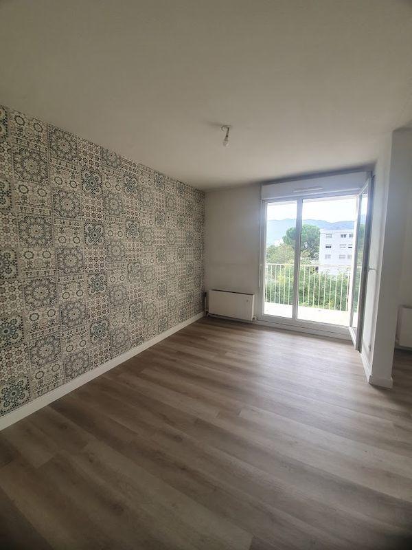 Appartement - 101 m² - 5 pièces