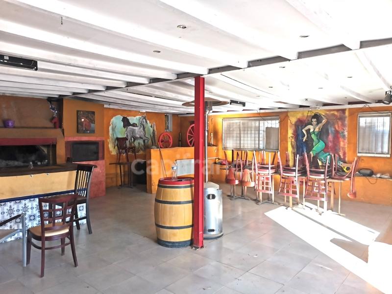 Maison - 209 m² - 3 pièces