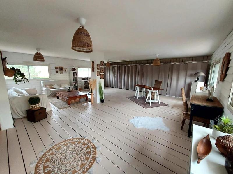 Maison - 220 m² - 6 pièces