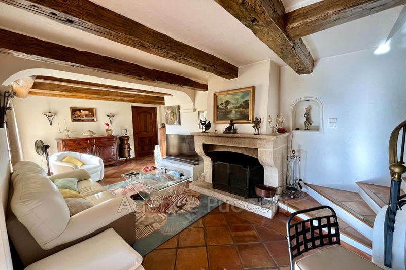 Maison - 203 m² - 7 pièces