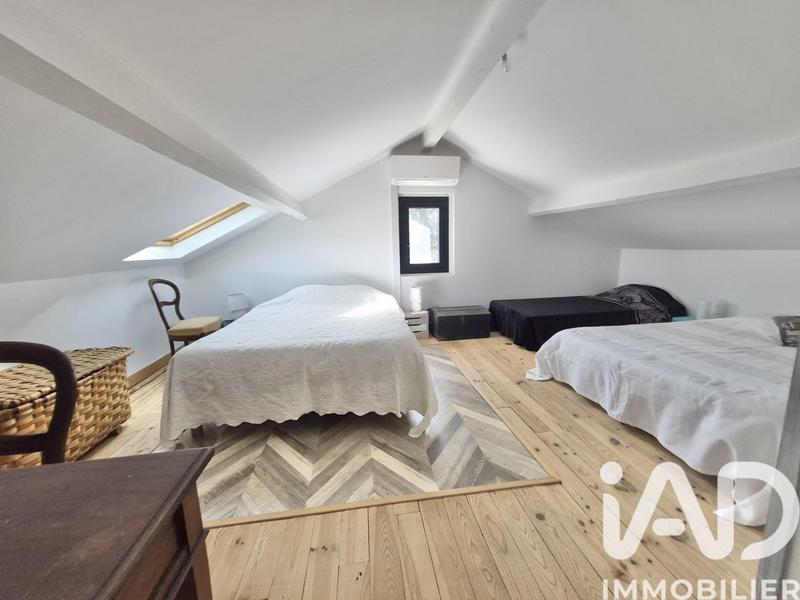 Maison - 220 m² - 5 pièces