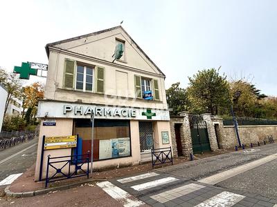 Local commercial - 200 m² - 7 pièces