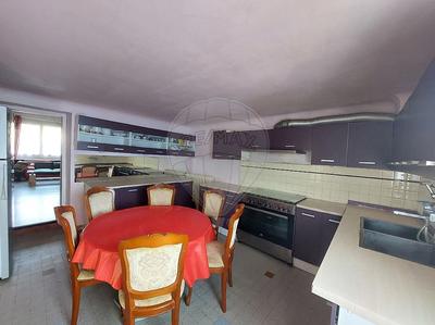 Maison - 161 m² - 7 pièces