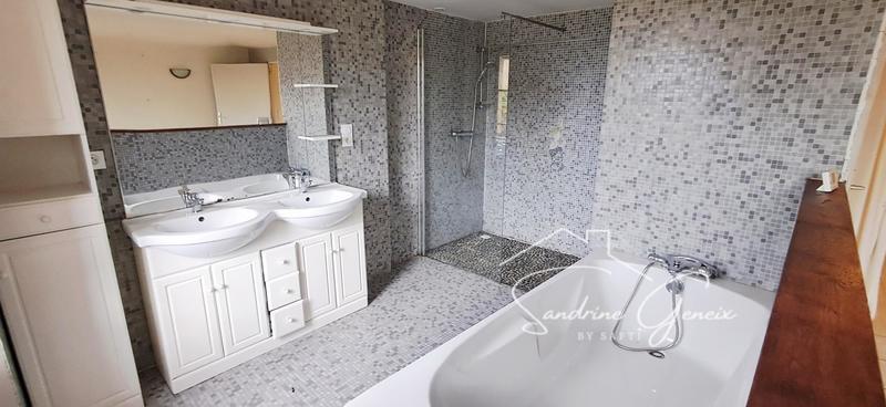 Maison - 167 m² - 5 pièces