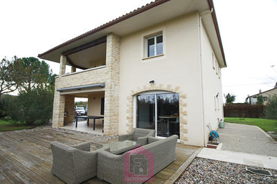 Maison - 230 m² - 7 pièces