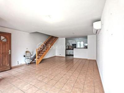 Maison traditionnelle - 84 m² - 4 pièces