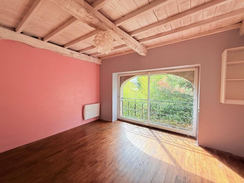 Maison - 230 m² - 9 pièces