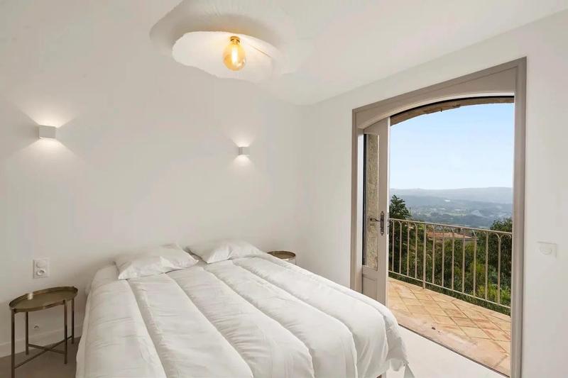 Maison - 307 m² - 7 pièces