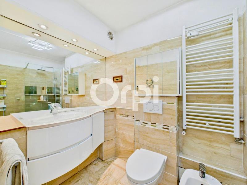 Appartement - 75 m² - 3 pièces