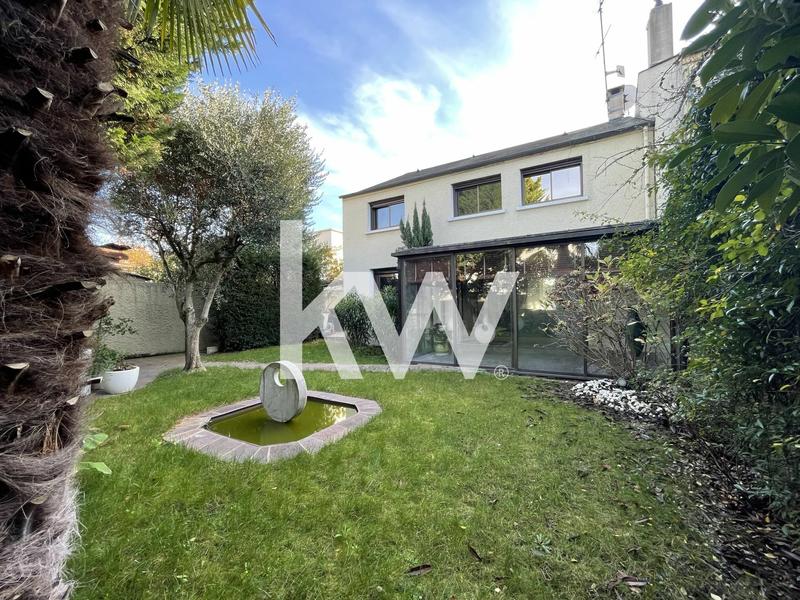 Maison d'architecte - 258 m² - 6 pièces