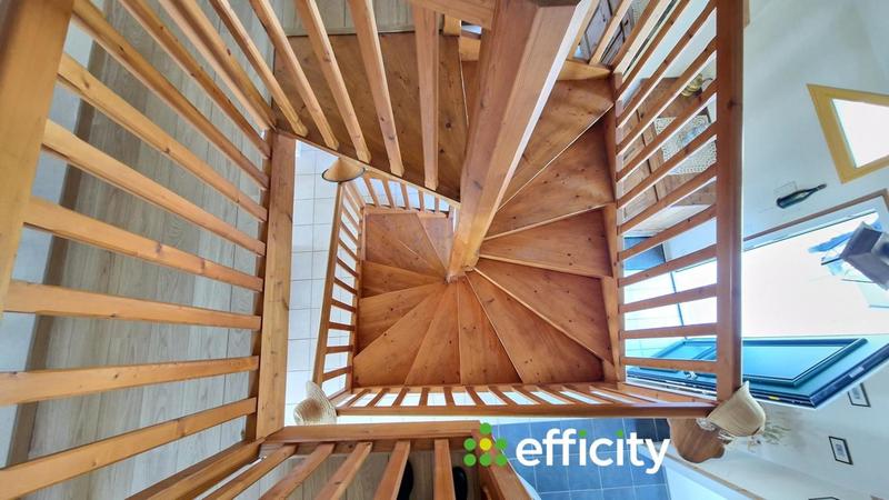 Maison traditionnelle - 114 m² - 8 pièces