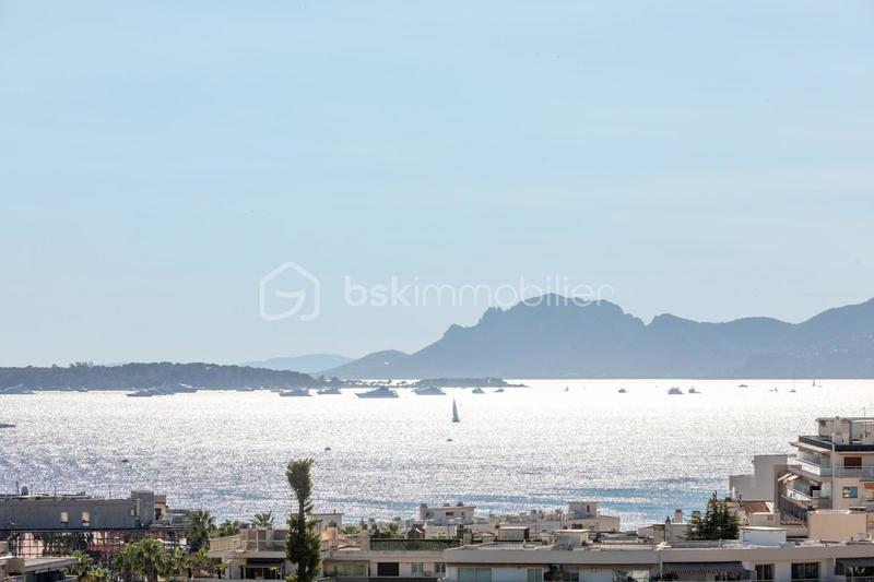 Appartement - 105 m² - 4 pièces