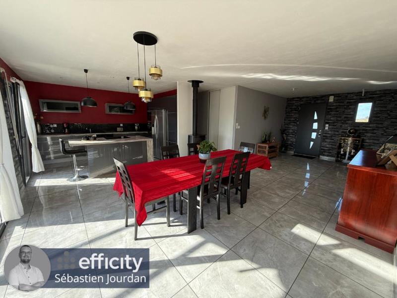 Maison - 138 m² - 6 pièces