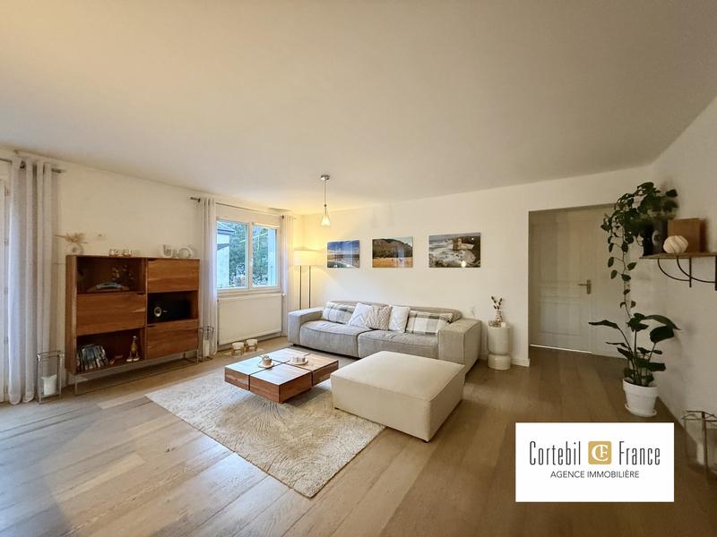 Appartement - 99 m² - 4 pièces