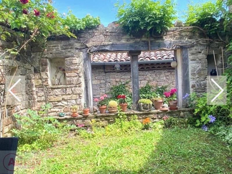 Maison de village - 130 m² - 5 pièces