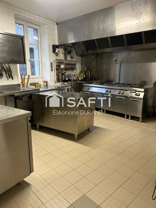 Local commercial - 250 m² - 5 pièces