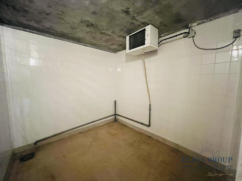 Local commercial - 70 m² - 4 pièces