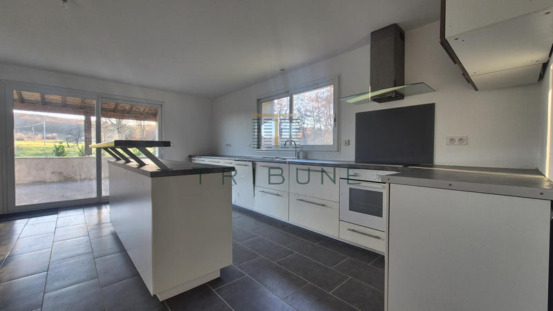 Maison - 270 m² - 7 pièces