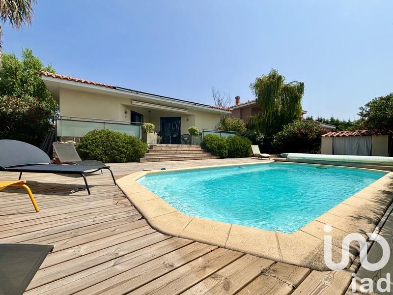 Maison - 198 m² - 6 pièces