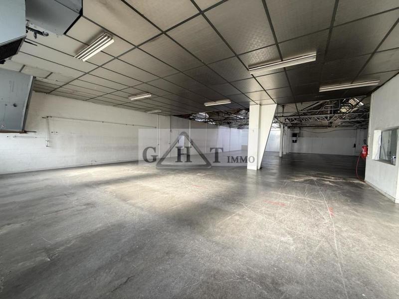 Entrepôt - 900 m²