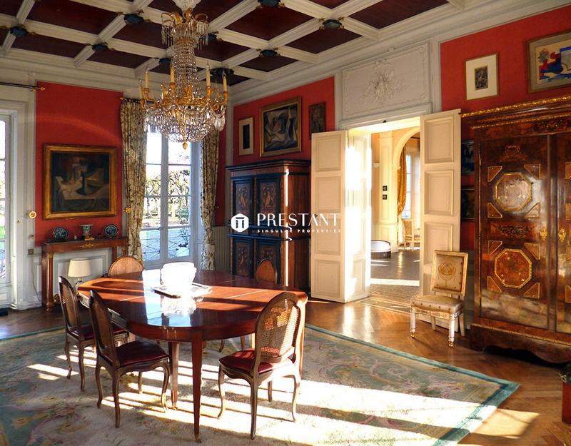 Château - 721 m² - 20 pièces