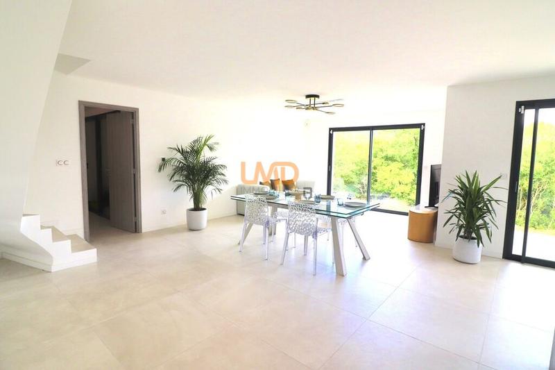 Maison - 145 m² - 6 pièces