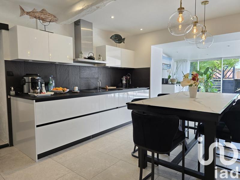 Maison - 390 m² - 11 pièces