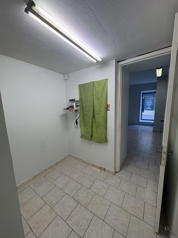 Local d'activités - 30 m² - 2 pièces