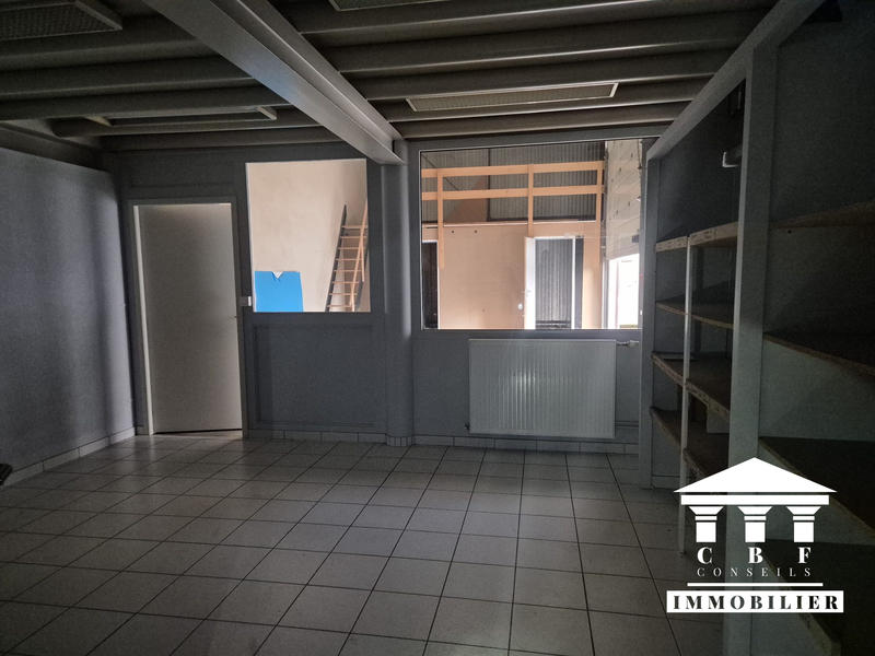 Local d'activités - 556 m² - 7 pièces