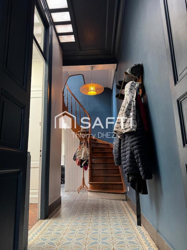 Maison de maîtres - 198 m² - 8 pièces