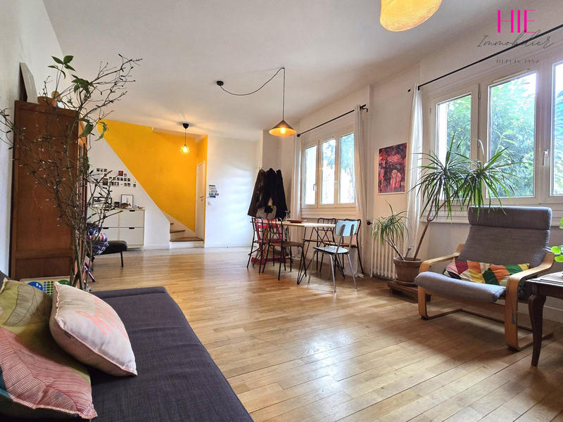 Maison traditionnelle - 100 m² - 6 pièces