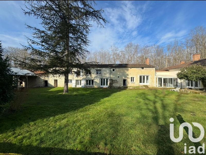 Maison - 280 m² - 11 pièces