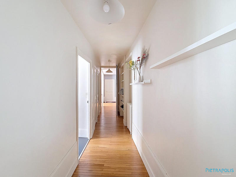 Appartement - 142 m² - 6 pièces