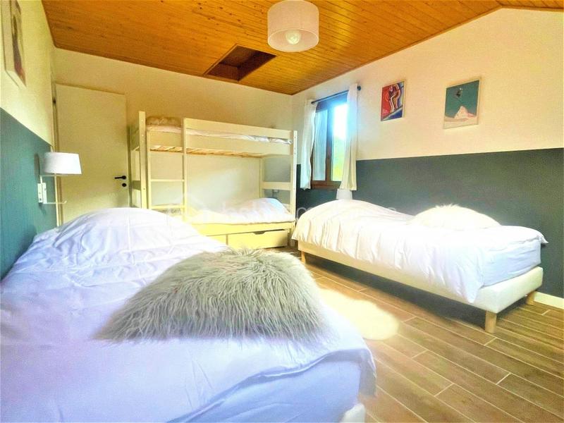 Châlet - 270 m² - 5 pièces