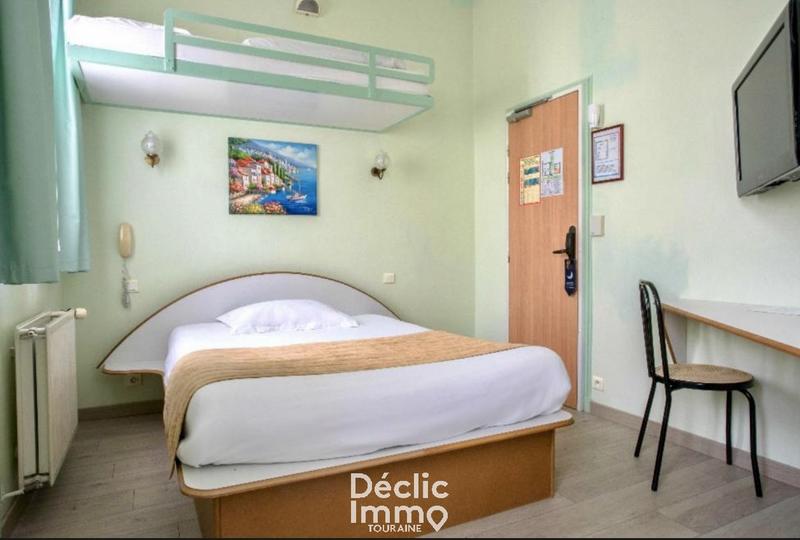 Maison - 600 m² - 30 pièces