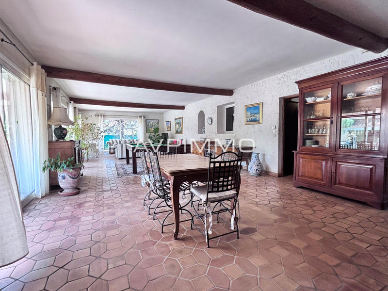 Villa - 328 m² - 7 pièces