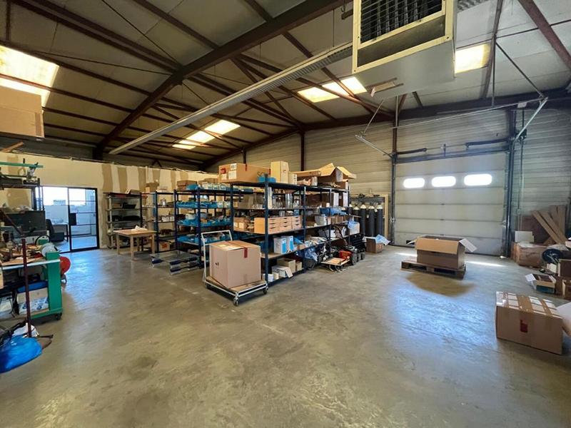 Entrepôt - 1 000 m²