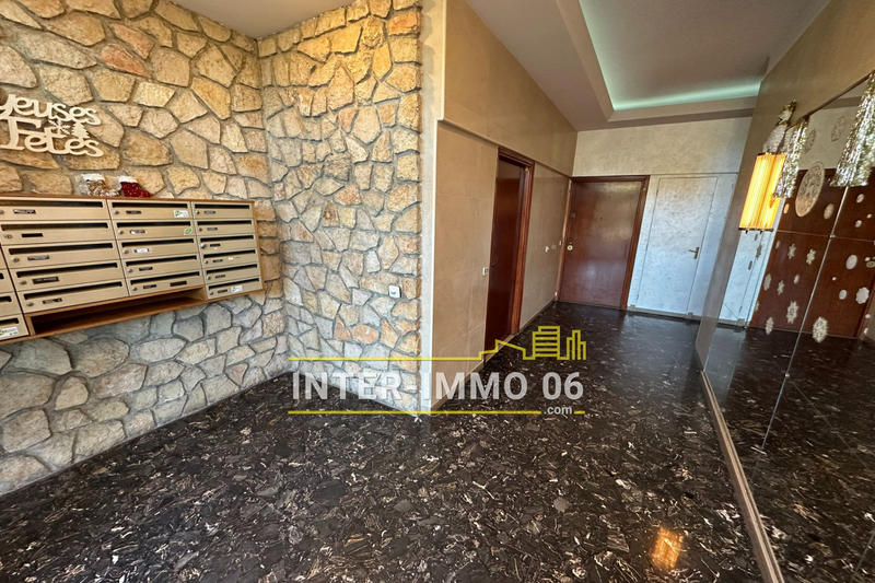 Appartement - 75 m² - 3 pièces