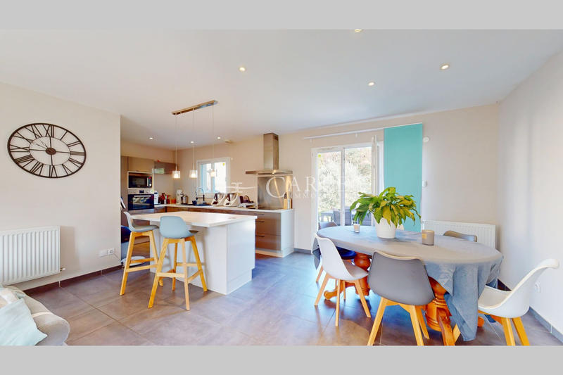 Maison - 97 m² - 4 pièces